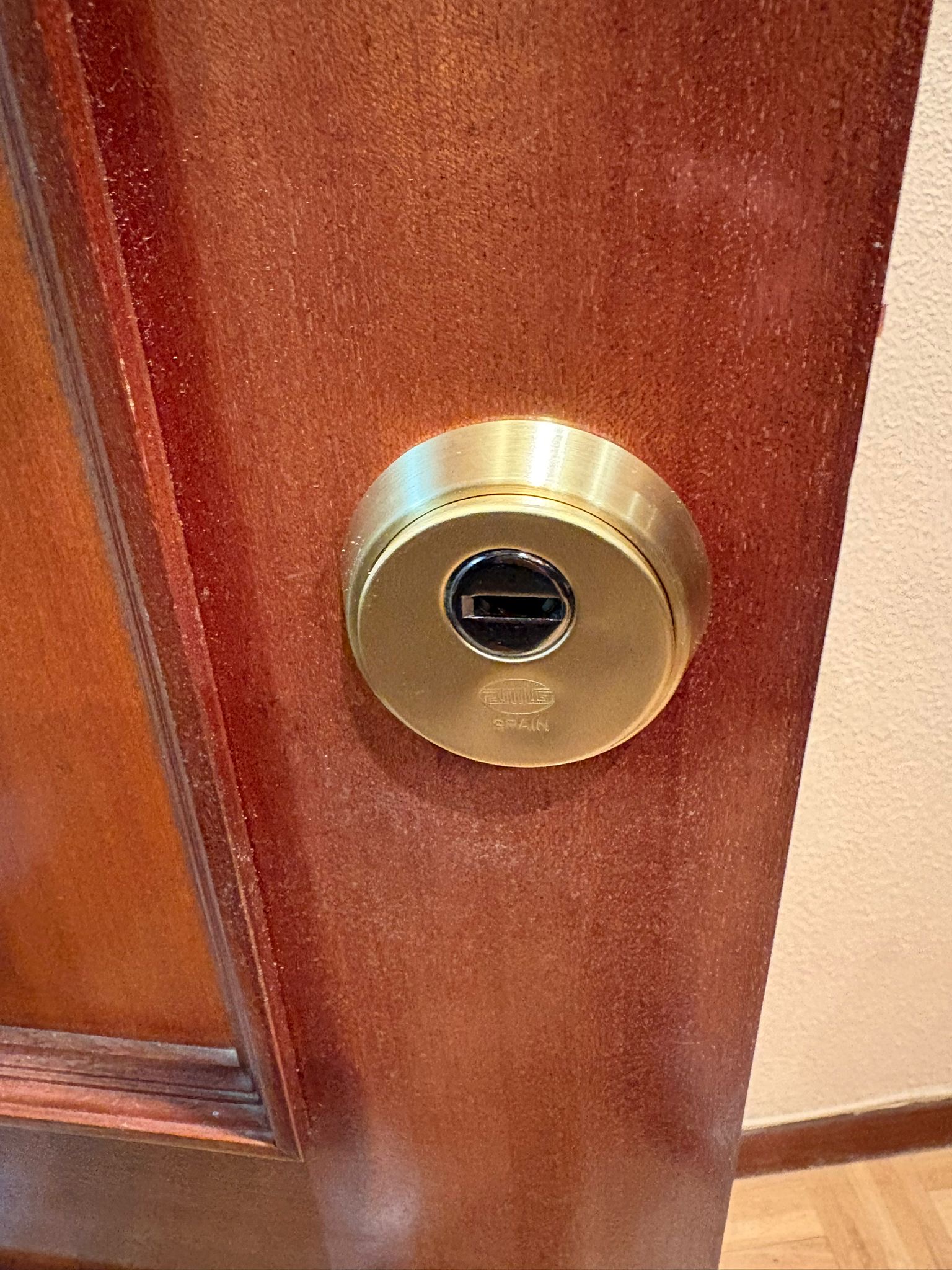 Cerrajeros Valladolid Sandoval - Urgencias 24 Horas 13 escudo cerrado